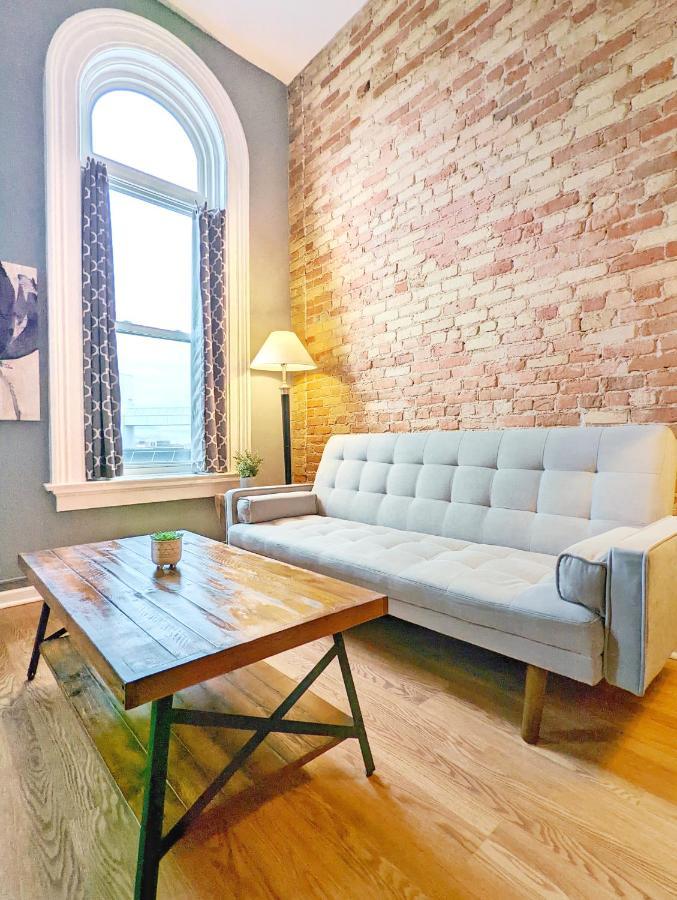 Tanner Building Apartment *